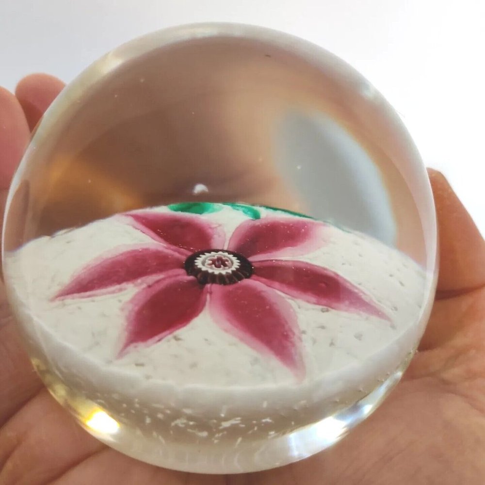 Murano Glass? LAMPWORK Poinsettia FLOWER Marshmallow White "SNOW" Paperweight - Picture 2 of 13